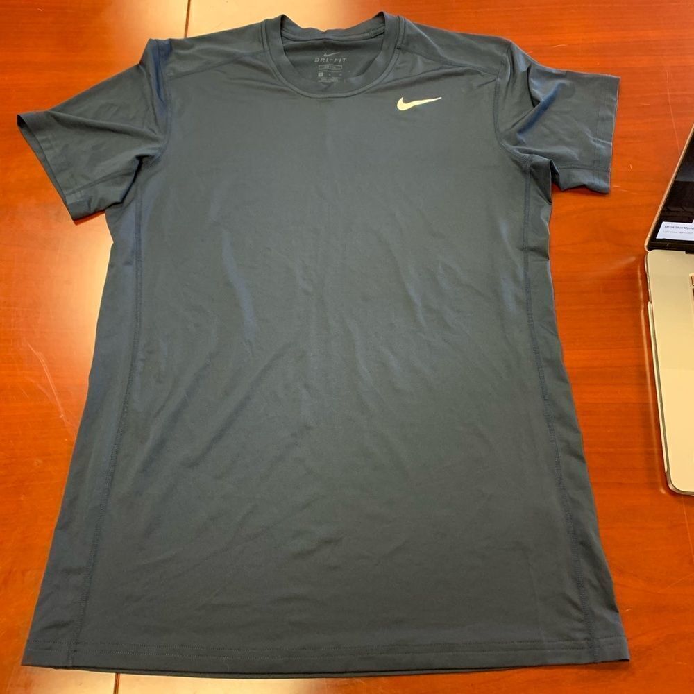 Nike Basic Dri-Fit Navy T-Shirt sz M